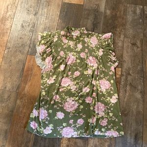 Francesca’s Full Circle Friends with love sleeveless feminine top